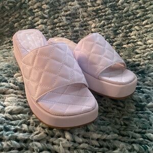 Never worn spring lilac platform sandals in size 9